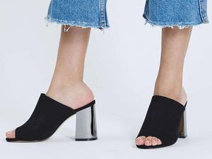 Tampil Klasik dengan 5 High Heels Hitam di Bawah Rp 500 Ribu