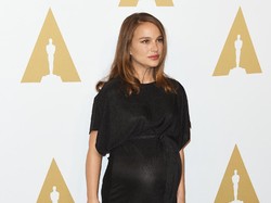 Tampil di Karpet Merah, Natalie Portman Pakai Gaun Topshop Rp 900 Ribu