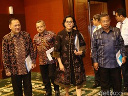 Sri Mulyani: Banyak Fresh Graduate Daftar Jadi Bos OJK