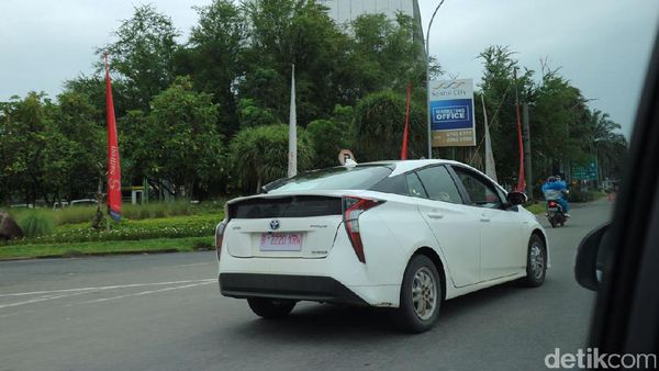Spyshot Toyota Prius di Jakarta