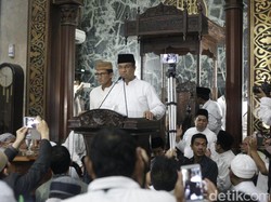 Anies-Sandi Hadiri Doa dan Zikir Bersama di Masjid Sunda Kelapa