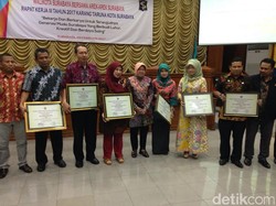 Wali Kota Risma Minta Karang Taruna Juga Rangkul Anak SD dan SMP