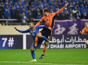 Aksi Tevez di China, Beri Assist dan Cetak Gol