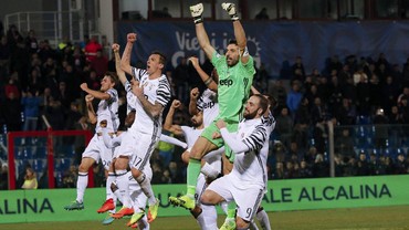 Variasi Baru Lini Depan Juventus dalam Skema 4-2-3-1