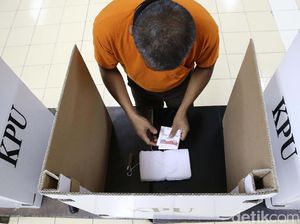 Pasca-Bupati Kudus Kena OTT KPK, UU Pilkada Digugat ke MK Pasca-Bupati Kudus Kena OTT KPK, UU Pilkada Digugat ke MK
