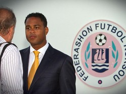Patrick Kluivert cuma satu musim di Milan. Dia pria asal Belanda itu mencetak sembilan gol dari 33 laga. Tak ada gelar bersama Milan. (Foto: AFP PHOTO / ANP / Prince victor)