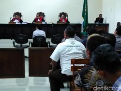 Sidang Ditunda, Dimas Kanjeng Bingung Pengacaranya Tak Hadir
