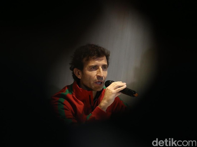 Tak Cuma Tahu Kemampuan, Luis Milla Ingin Kenal Pemain Secara Personal Tak Cuma Tahu Kemampuan, Luis Milla Ingin Kenal Pemain Secara Personal