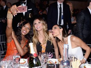 Squad Time! Saat Heidi Klum Berpesta Bersama Teman-temannya