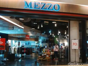 Y-3 Hingga Wakai Diskon 70% di Kuningan City, Sepatu Mulai dari Rp 79 Ribu