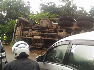 Imbas Truk Terbalik, Margonda Arah Pasar Minggu Macet