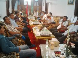 Bupati Irsyad Ajak Persekabpas dan Sakeramania Majukan Sepak Bola