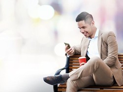 Pro Mobile Solution: Paket Komunikasi Bisnis Pertama di Indonesia dengan Cloud Storage