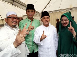 Agus-Sylvi Hadiri Istigasah Ormas Islam DKI Agus-Sylvi Hadiri Istigasah Ormas Islam DKI