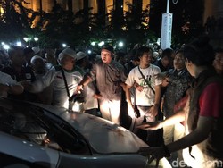 Video Suasana Saat Mobil TV di Istiqlal Dikerumuni Massa