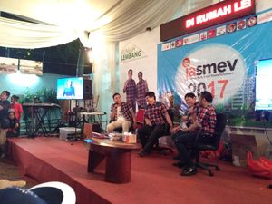 Ikut Nobar Debat, Adik Ahok: Abang Bukan Politikus tapi Pekerja Ikut Nobar Debat, Adik Ahok: Abang Bukan Politikus tapi Pekerja