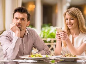 Viral Curhat Pria Kesal Bertemu Gebetan Tapi Tak Sama dengan Foto Profil WA Viral Curhat Pria Kesal Bertemu Gebetan Tapi Tak Sama dengan Foto Profil WA