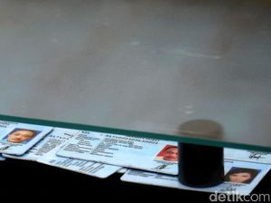 Polisi Selidiki Penerima e-KTP Palsu Kiriman dari Kamboja