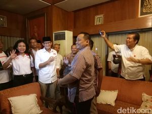 Saat Sandiaga Uno Dapat Surprise dari Pendukung Jokowi