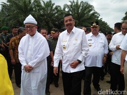 Gubernur Sumut Sesalkan Kejadian PNS Ciuman Massal di Nias Selatan