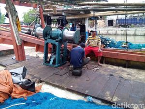 Tak Melaut, Nelayan Pasuruan Ngojek dan Narik Becak