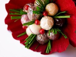 Bosan dengan Bunga? Buket Valentine Bisa Dibikin dari 5 Makanan Ini