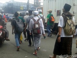 Meski Ada Imbauan, Massa Aksi 112 dari Sukabumi Bergerak ke Jakarta