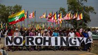 Kapal Malaysia Pengangkut Bantuan Rohingya Disambut Demonstran