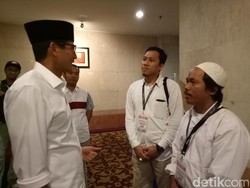 Tiba di Lokasi Debat, Sandiaga Bertemu Penyandang Disabilitas