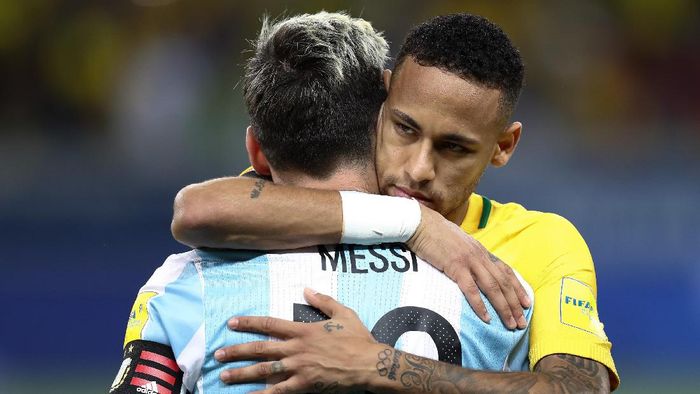 Lionel Messi ingin Barcelona merekrut Neymar lagi. (Foto: Buda Mendes/Getty Images)