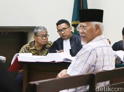 Eks Bupati Gresik Bersaksi Kasus Korupsi Retribusi PT Smelting