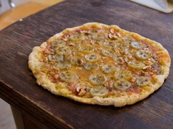 Dari Pisang hingga Kodok, Ini Topping Pizza Tak Biasa di Dunia (2)