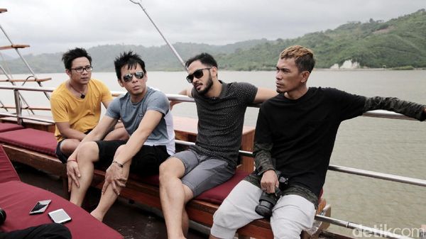 Intip NOAH saat Bersantai di Atas Kapal Pinisi