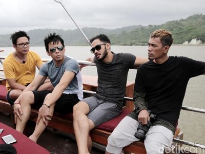 Intip NOAH saat Bersantai di Atas Kapal Pinisi