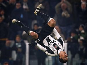 Salam Perpisahan Hernanes untuk Juventus Salam Perpisahan Hernanes untuk Juventus