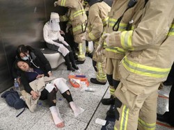 Polisi Hong Kong Tangkap Pria Tua Usai Kebakaran di Kereta