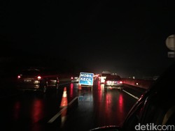 Tol Cipularang Arah Bandung Macet, Petugas Berlakukan Contra Flow