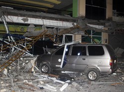 Ribuan Warga Tidur di Jalan Pasca Gempa 6,5 SR di Filipina