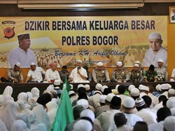 Usai dari Istiqlal, Arifin Ilham Zikir di Polres Bogor