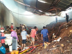 Gudang Berisi 300 Ton Tembakau di Sidoarjo Terbakar