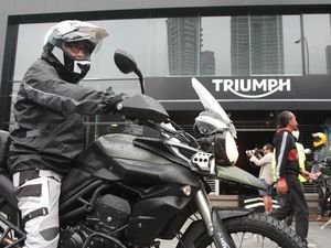 Triumph Tak Bisa Jual Motor Bodong Triumph Tak Bisa Jual Motor Bodong