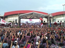 Flash Mob Bareng Relawan, Ahok-Djarot Ucapkan Terima Kasih