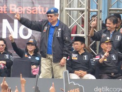 SBY dan Bu Ani Hangatkan Panggung Kampanye #SATUkanJakarta