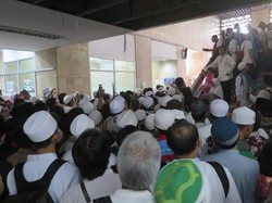 Usai Zuhur Berjamaah, Massa 112 Mulai Tinggalkan Istiqlal