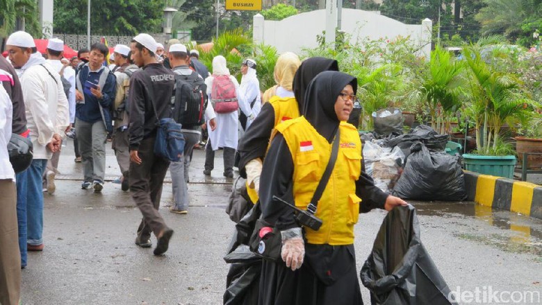 Aksi Bubar, Massa 112 Punguti Sampai di Sekitaran Istiqlal