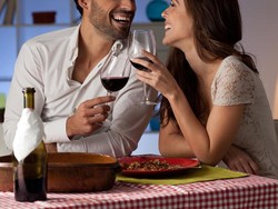 Restoran Ini Tolak Pasangan yang Makan Berdua Saja di Malam Natal