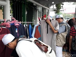 Berkah Aksi 112, Ada Pedagang Baju Muslim Buka Harga Demo