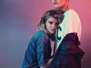 Sophia Richie Mesra dengan Anwar Hadid di Iklan Tommy Hilfiger