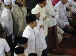 Tinggalkan Istiqlal, Agus dan Anies Lambaikan Tangan ke Massa 112