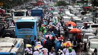 Massa Aksi 112 Membeludak Hingga ke Jalan